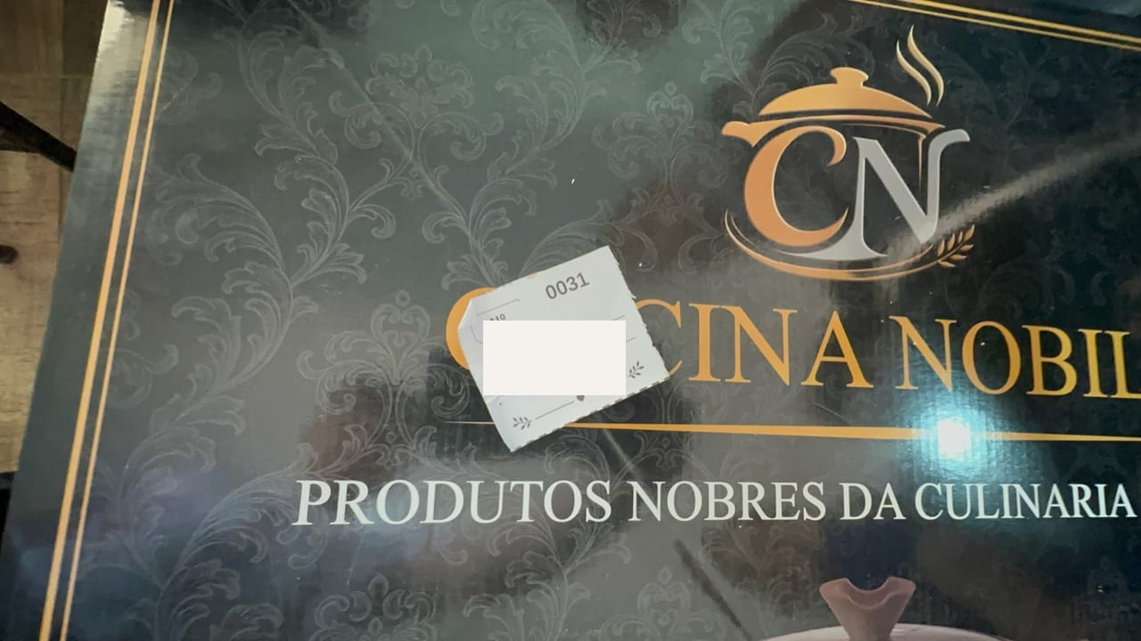 Jogo de cerâmica com 18 peças sorteado para a rifa número 0031.